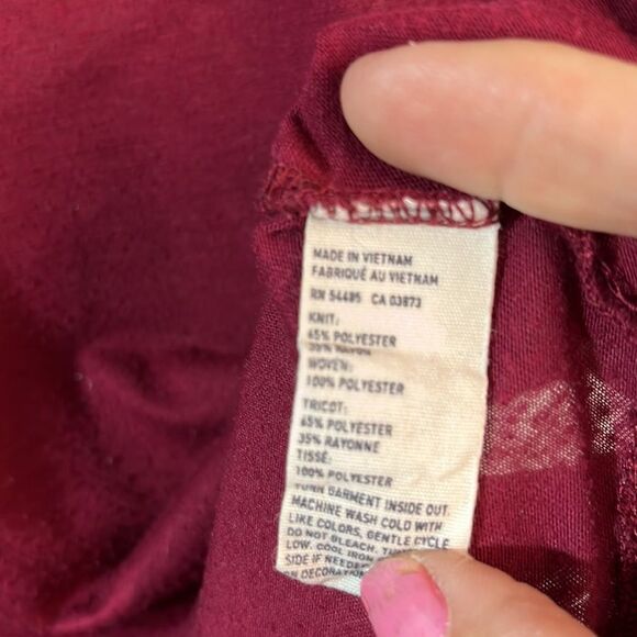 (10) Euc American Eagle wine colored pullover top size Medium - Picture 5 of 6